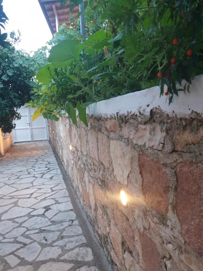 Rosemary House Guest House Sarande Exterior photo